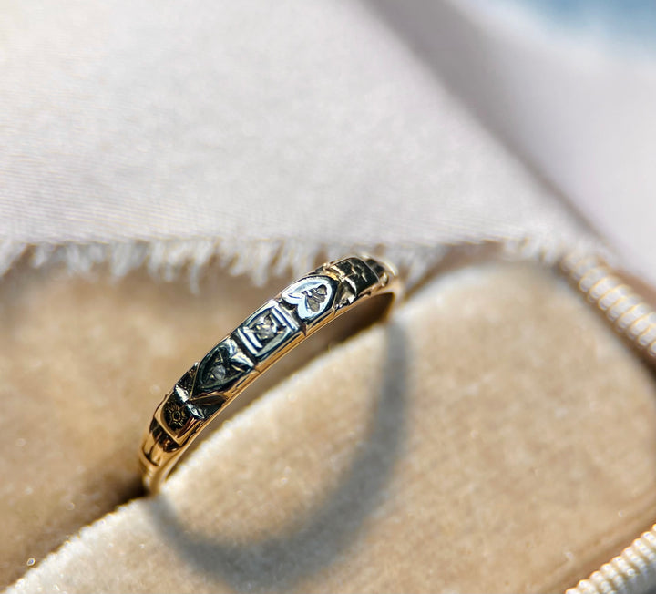 Vintage Detailed Band with Diamond Accents in 14k Yellow Gold