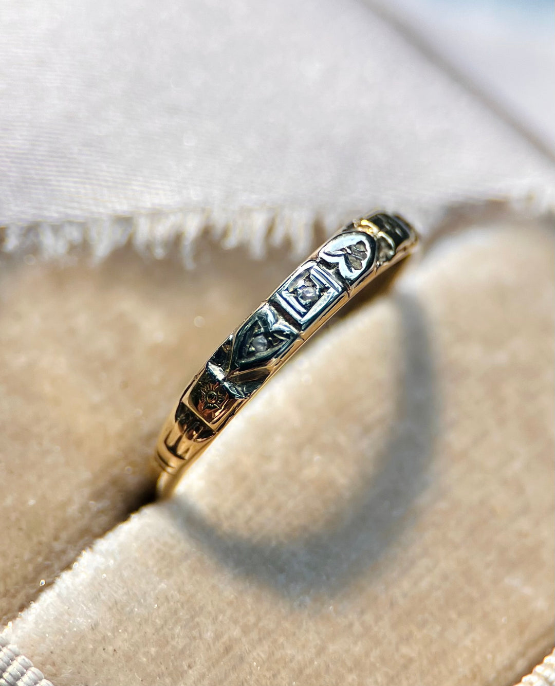 Vintage Detailed Band with Diamond Accents in 14k Yellow Gold