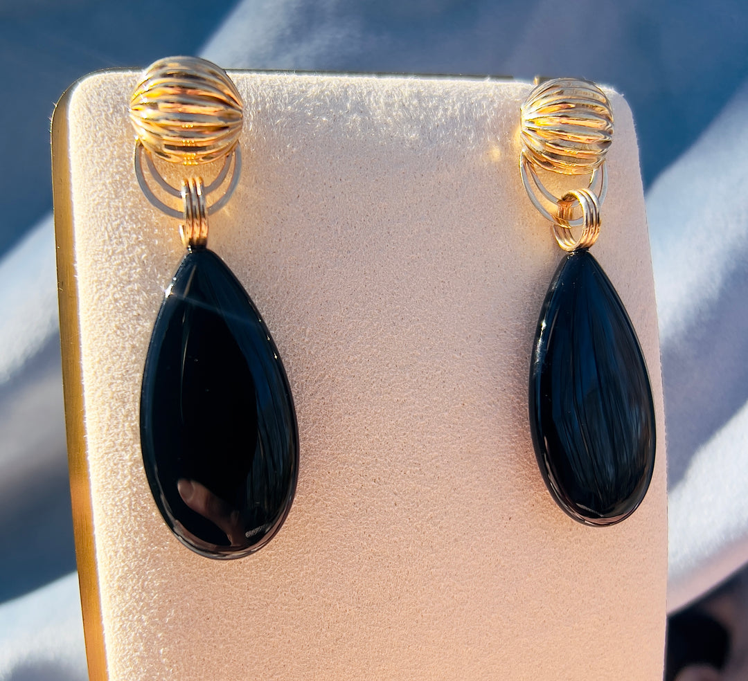 1980’s Vintage Onyx Dangle Earrings in 14k Yellow Gold