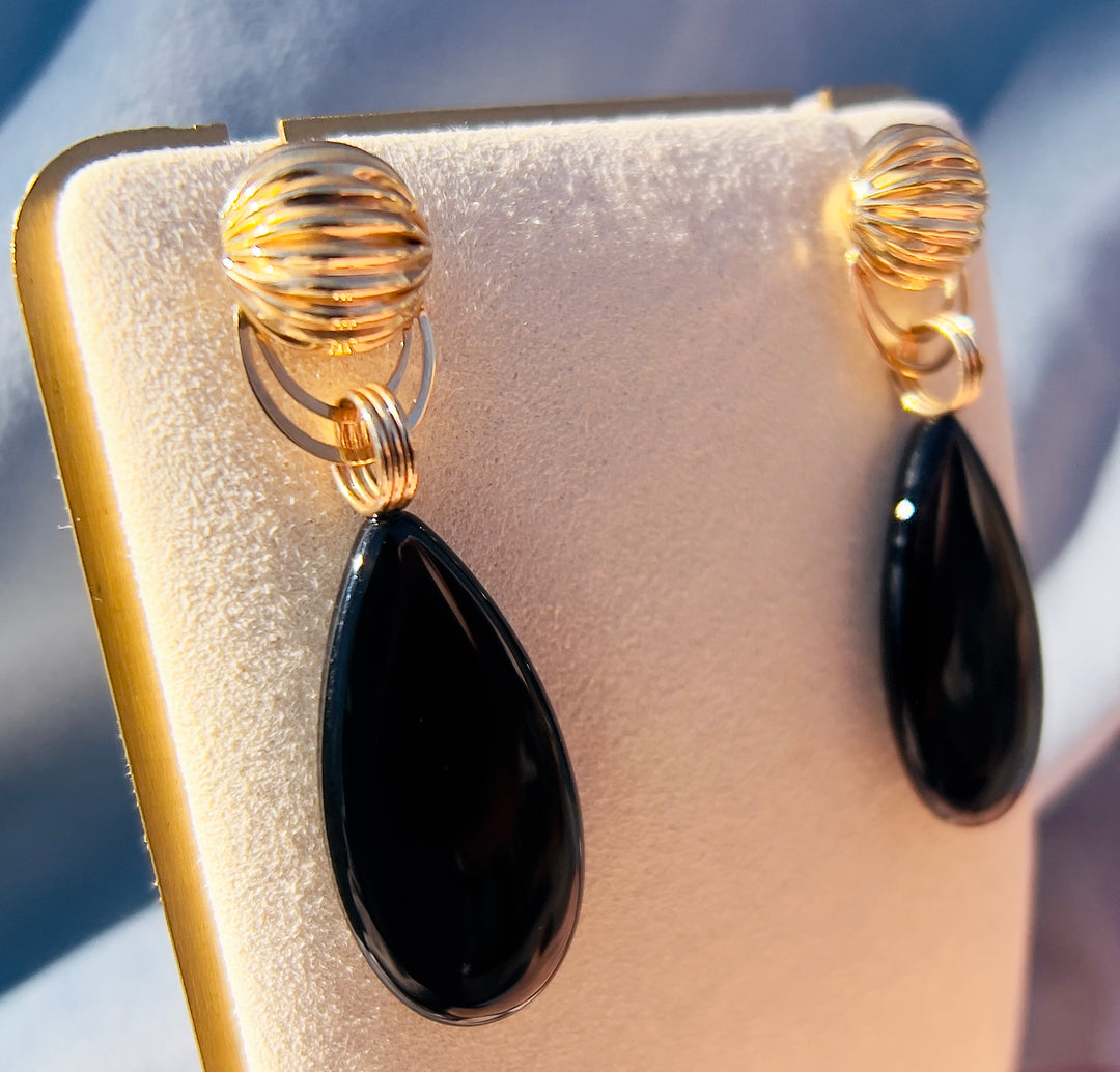 1980’s Vintage Onyx Dangle Earrings in 14k Yellow Gold