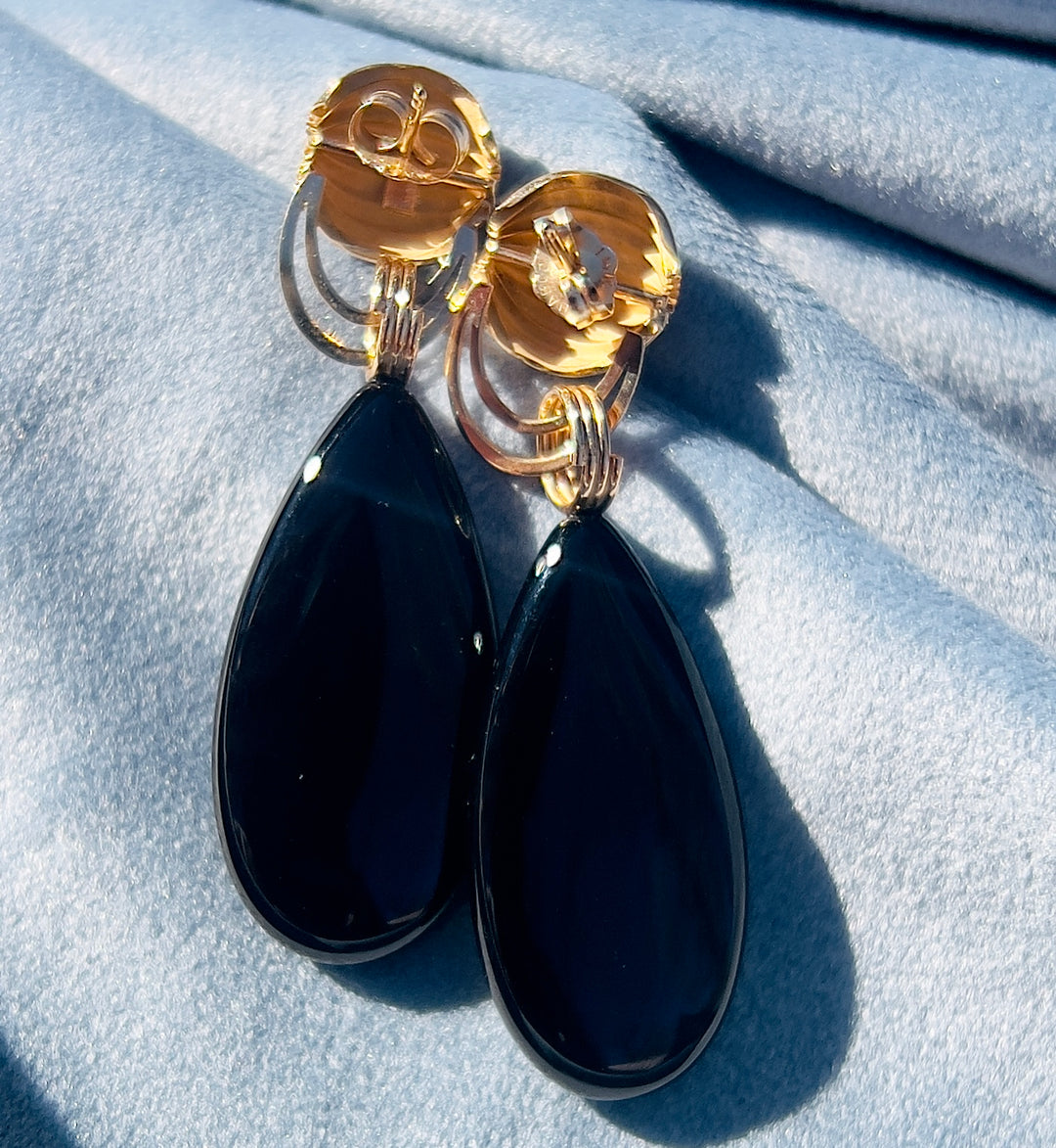 1980’s Vintage Onyx Dangle Earrings in 14k Yellow Gold