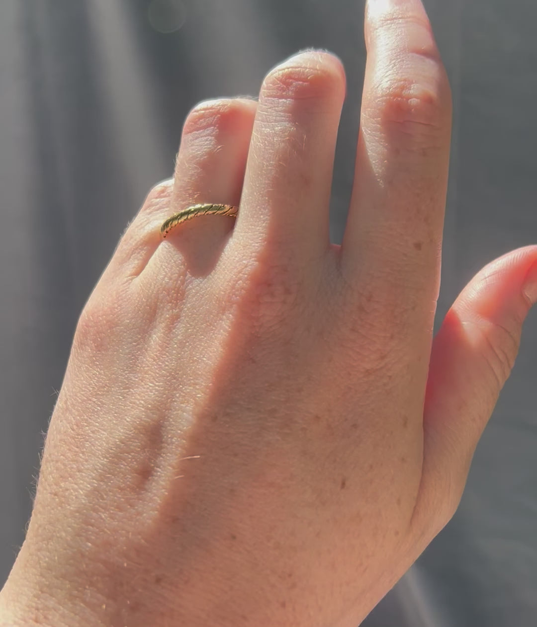 Twisted Yellow Gold Band in 18k Yellow Gold