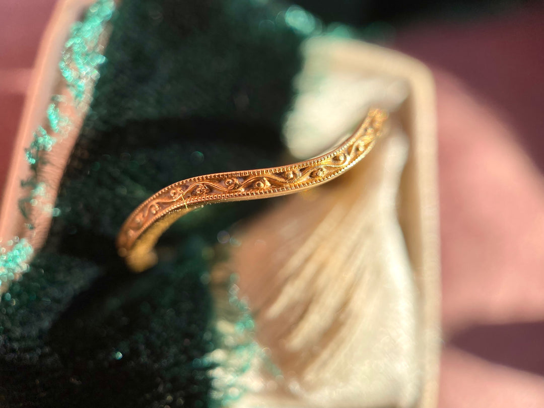Jabel Detailed Scrollwork Chevron Band in 18k Yellow Gold