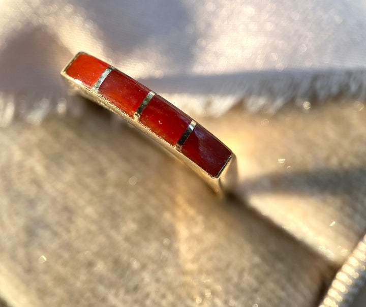 Signed Vintage Native American Coral Inlay Ring in 14k Yellow