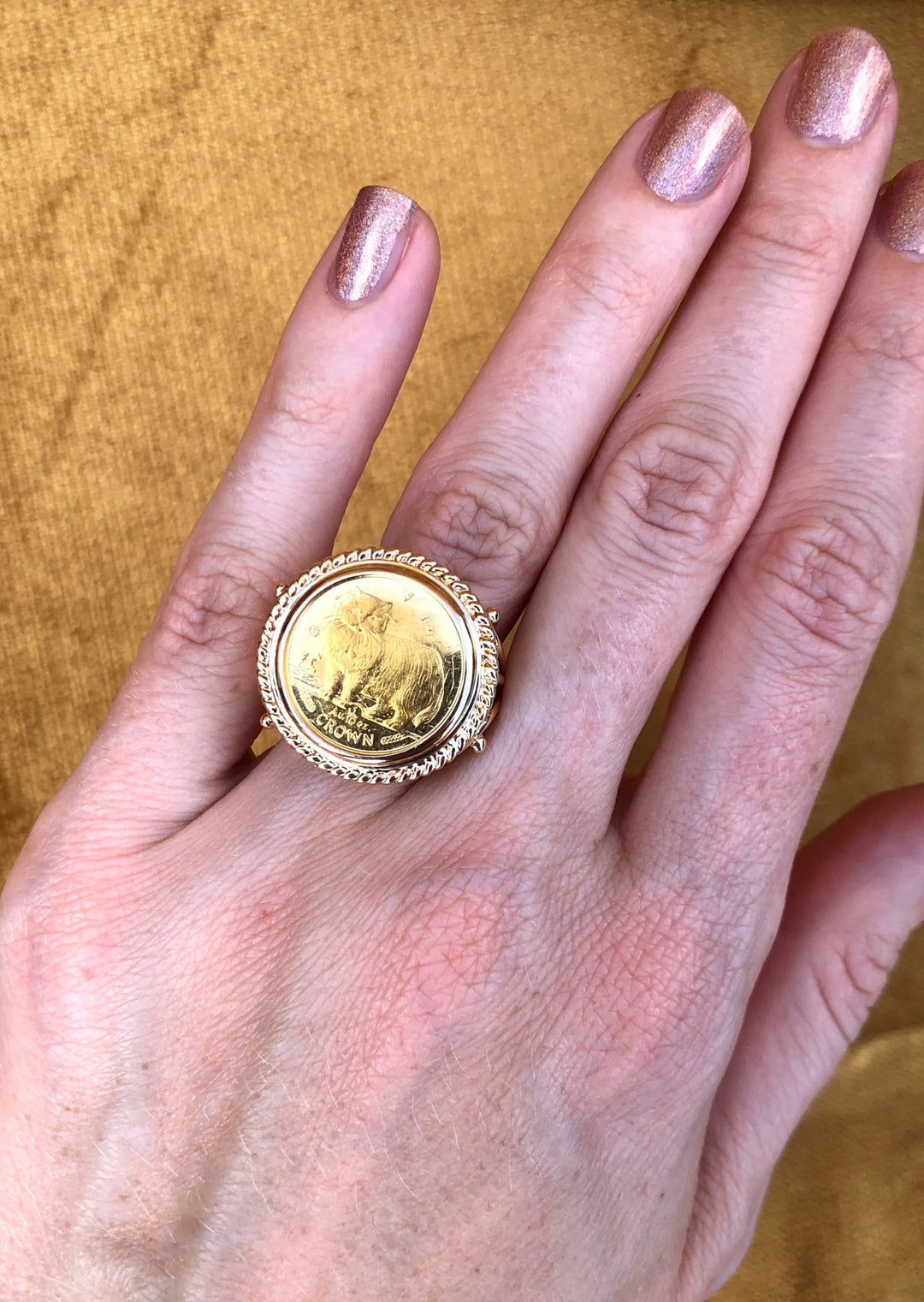 Vintage 1989's Isle of Cat Large Pure Gold Coin Ring